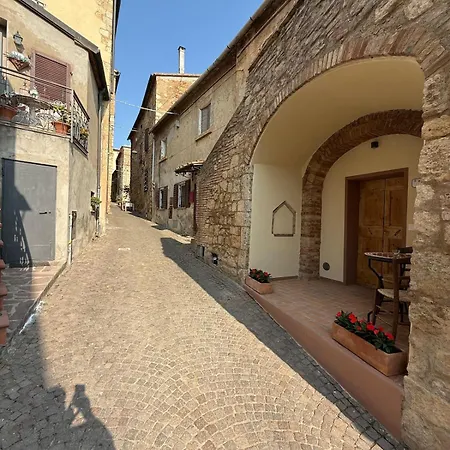 La Casina Two-room In The Historic Center Of Apartment Bibbona